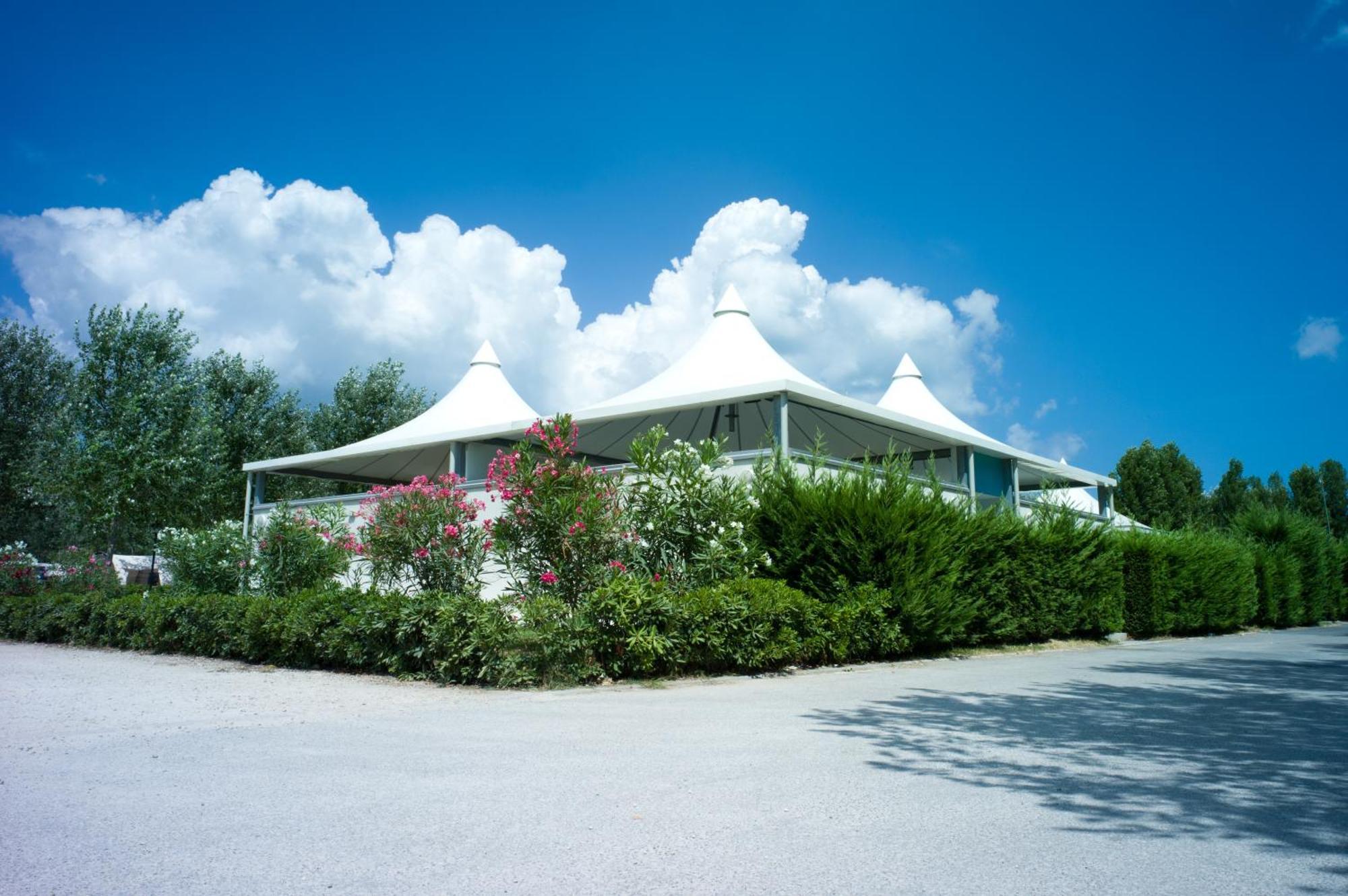 Barricata Holiday Village Scardovari Camera foto The clubhouse at the Royal Palm Golf and Country Club